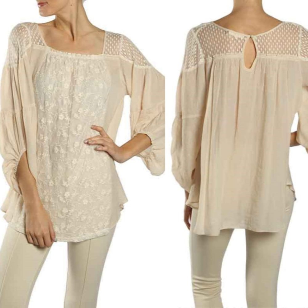 RYU Floral Lace Detail Billow Gathered Sleeve Top